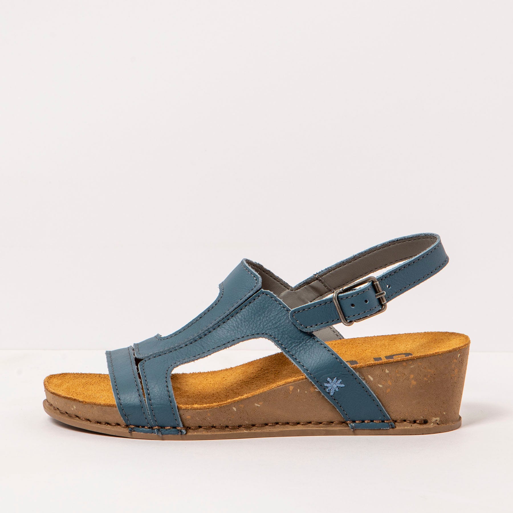 Art online company clogs